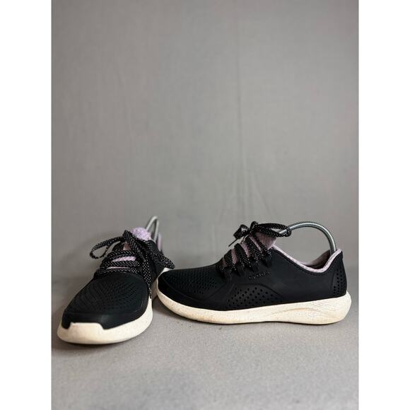 Crocs LiteRide Sneakers Women’s Size 10 Black with lilac detail. Polka dot laces - Picture 3 of 9